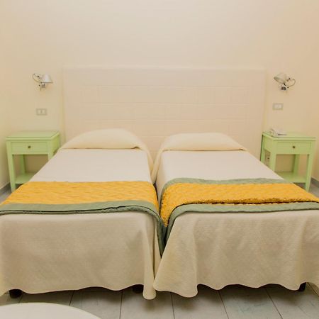 Hotel Il Mulino Capo dʼOrlando エクステリア 写真