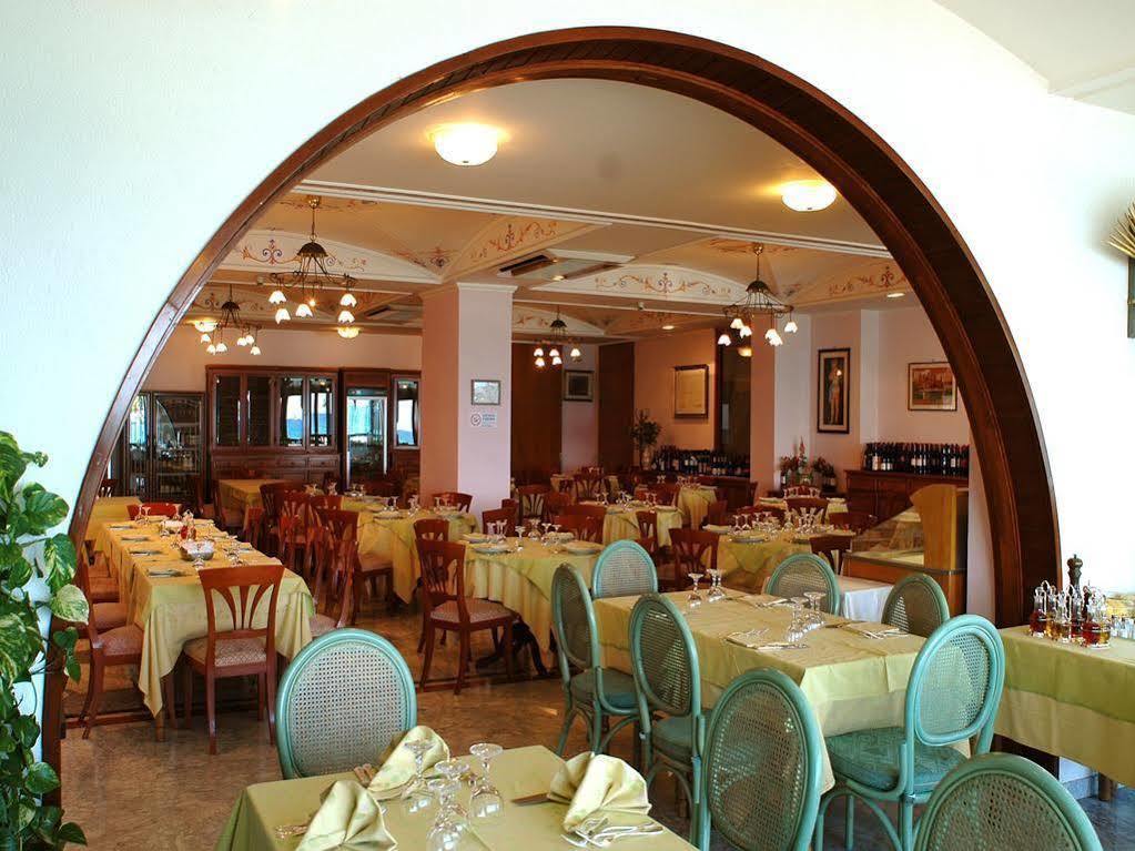 Hotel Il Mulino Capo dʼOrlando エクステリア 写真